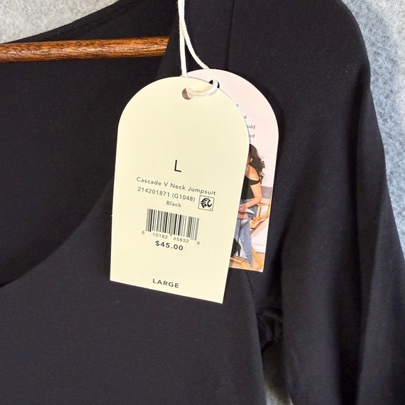 Blogilates Cascade V-Neck Jumpsuit Black Wide Leg Long Sleeve Pockets New L - Picture 6 of 11